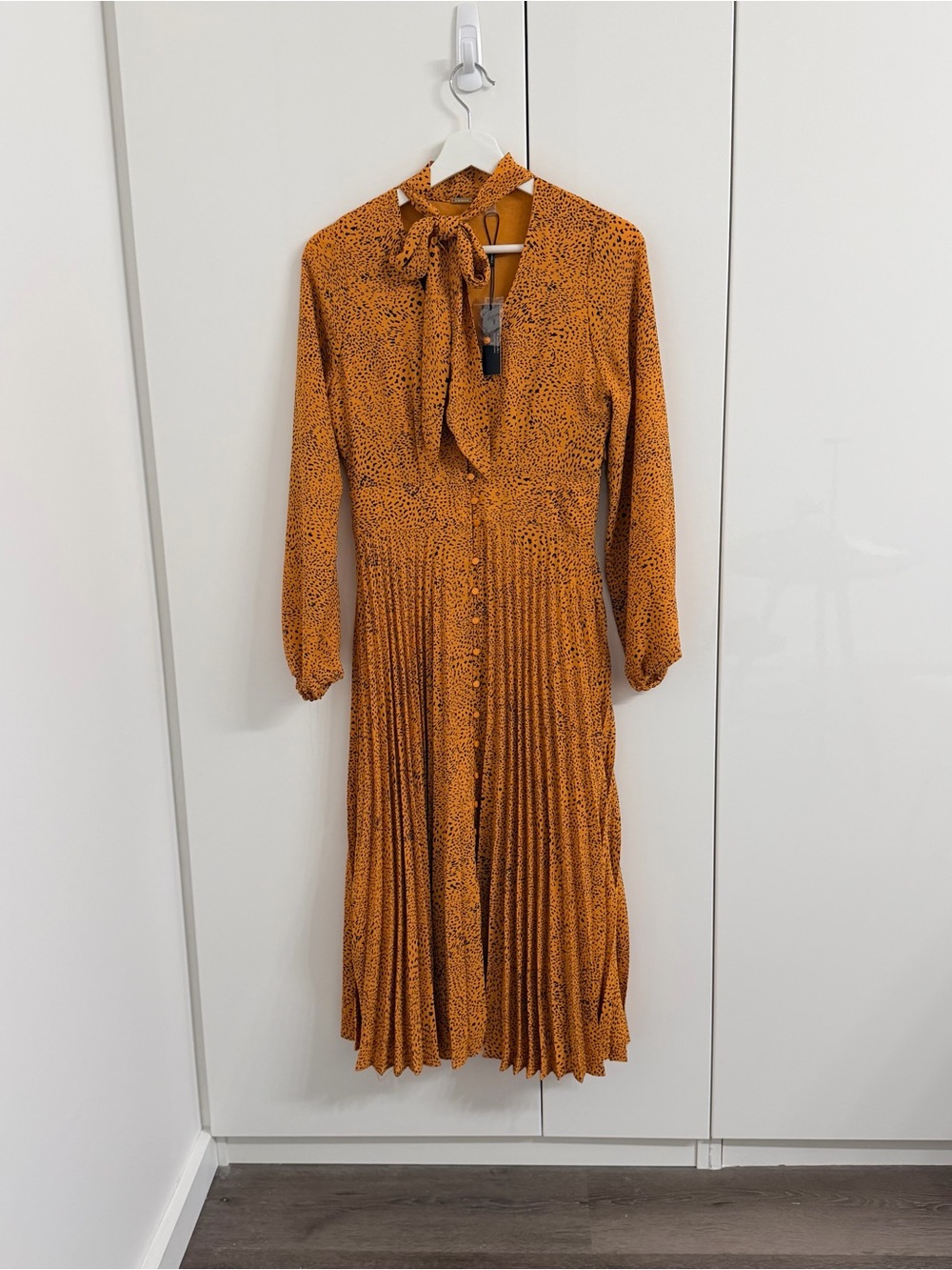 T Tshari Long Sleeve Midi Dress in Rust Dot